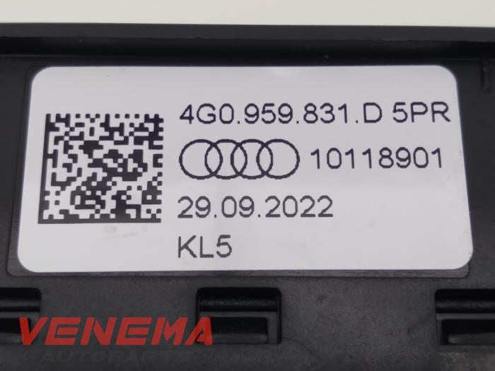 Tailgate switch from a Audi A3 Sportback (8YA) 2.0 30 TDI 16V 2023