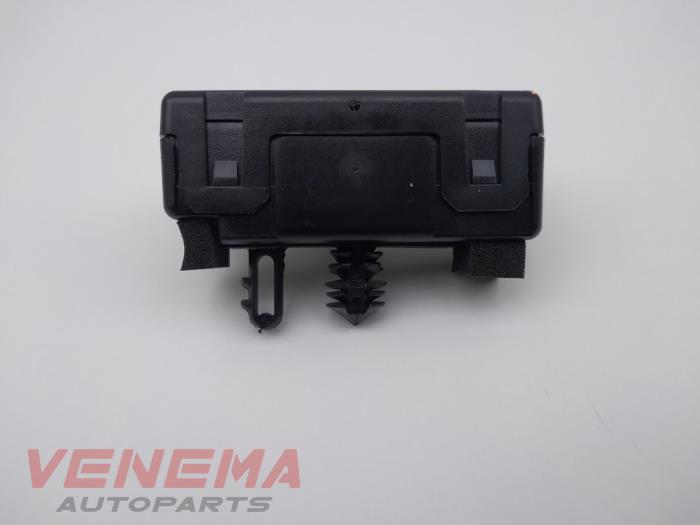 Używane Antena Audi A3 Sportback (8YA) 2.0 30 TDI 16V Cena € 9,99 Procedura marży oferowane przez Venema Autoparts