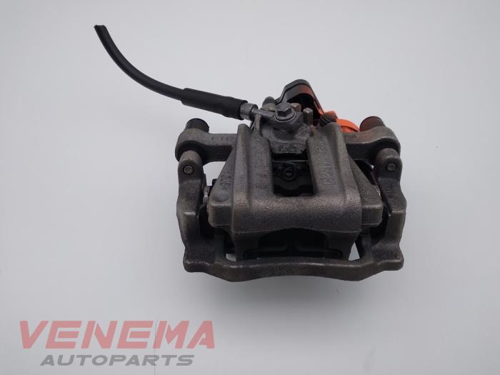 Gebrauchte Bremszange links hinten Audi A3 Sportback (8YA) 2.0 30 TDI 16V Preis € 28,99 Margenregelung angeboten von Venema Autoparts