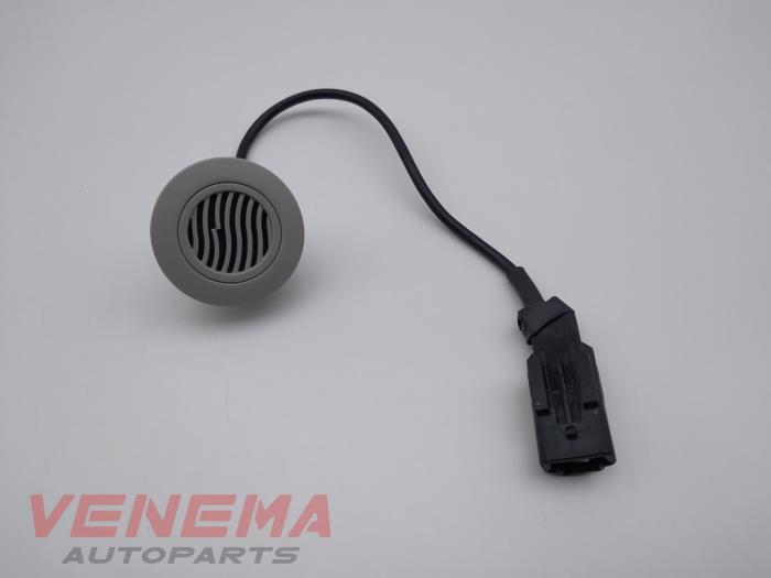 Microphone from a Renault Clio IV Estate/Grandtour (7R) 1.5 Energy dCi 90 FAP 2014