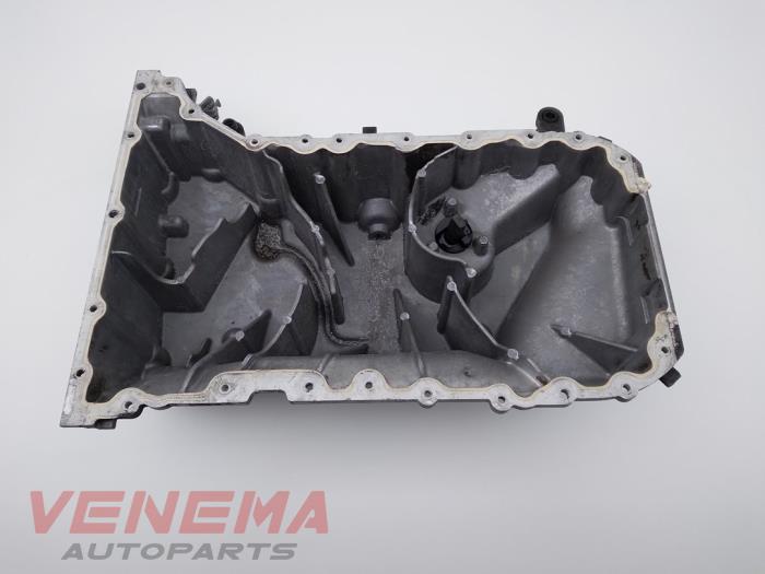 Usagé Couvercle carter Volkswagen Transporter T5 2.5 TDi Prix € 24,99 Règlement à la marge proposé par Venema Autoparts