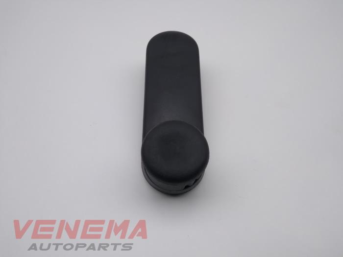 Window winder from a Renault Clio IV Estate/Grandtour (7R) 1.5 Energy dCi 90 FAP 2014