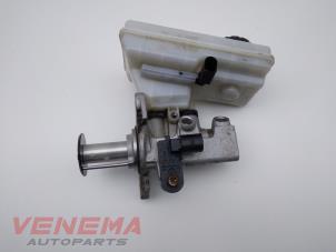 Begagnade Huvudcylinder Volkswagen Up! (121) 1.0 12V 60 Pris € 9,99 Marginaltabell erbjuds av Venema Autoparts