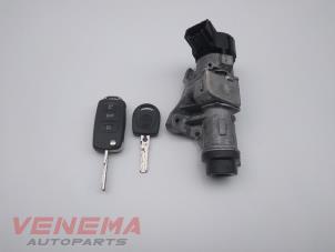 Used Ignition lock + key Volkswagen Up! (121) 1.0 12V 60 Price € 34,99 Margin scheme offered by Venema Autoparts