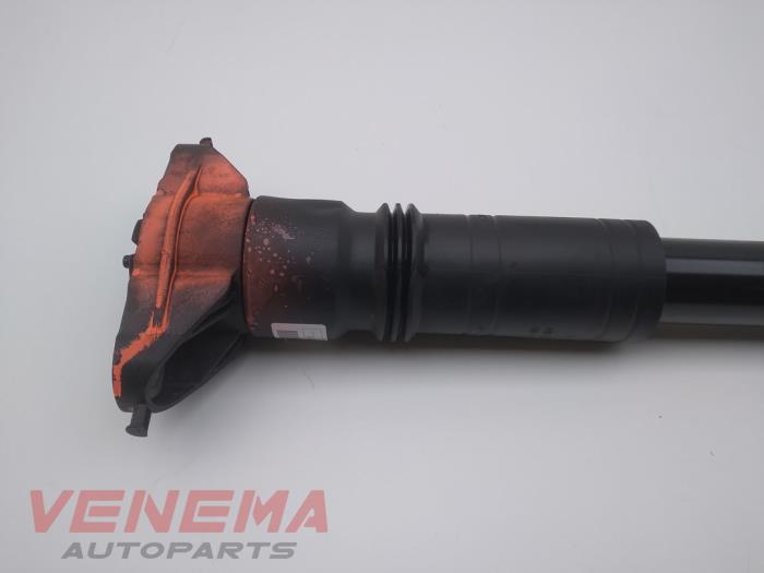 Rear shock absorber, left from a Peugeot 208 II (UB/UH/UP) 1.2 Vti 12V PureTech 100 2020