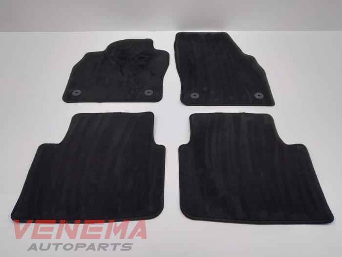 Set of mats from a Skoda Kamiq 1.0 TSI 12V 2024