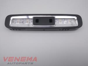 Używane Oswietlenie wewnetrzne tyl Mercedes C (C205) C-300 2.0 Turbo 16V Cena € 29,99 Procedura marży oferowane przez Venema Autoparts