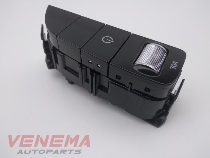 Switch (miscellaneous) from a Mercedes-Benz C (C205) C-300 2.0 Turbo 16V 2019