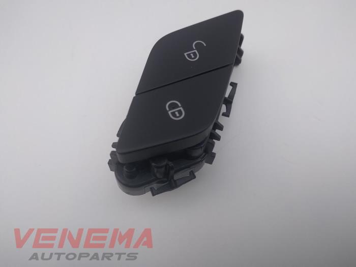 Zentralverriegelung Schalter van een Mercedes-Benz C (C205) C-300 2.0 Turbo 16V 2019