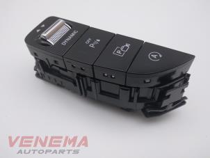 Used Switch (miscellaneous) Mercedes C (C205) C-300 2.0 Turbo 16V Price € 29,99 Margin scheme offered by Venema Autoparts