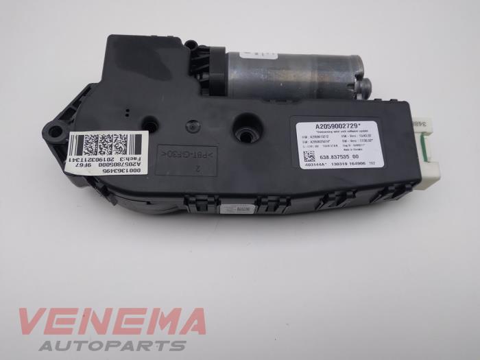Używane Silnik szyberdachu Mercedes C (C205) C-300 2.0 Turbo 16V Cena € 124,99 Procedura marży oferowane przez Venema Autoparts
