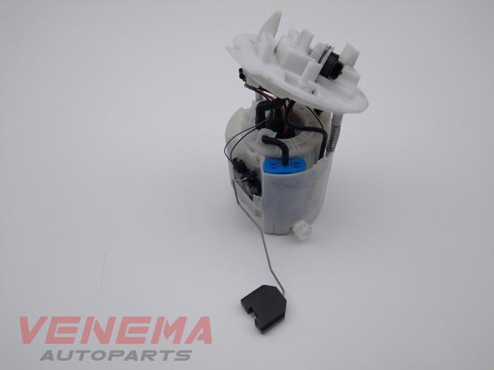 Electric fuel pump from a Mercedes-Benz C (C205) C-300 2.0 Turbo 16V 2019