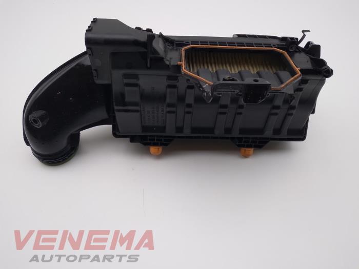 Air box from a Mercedes-Benz C (C205) C-300 2.0 Turbo 16V 2019