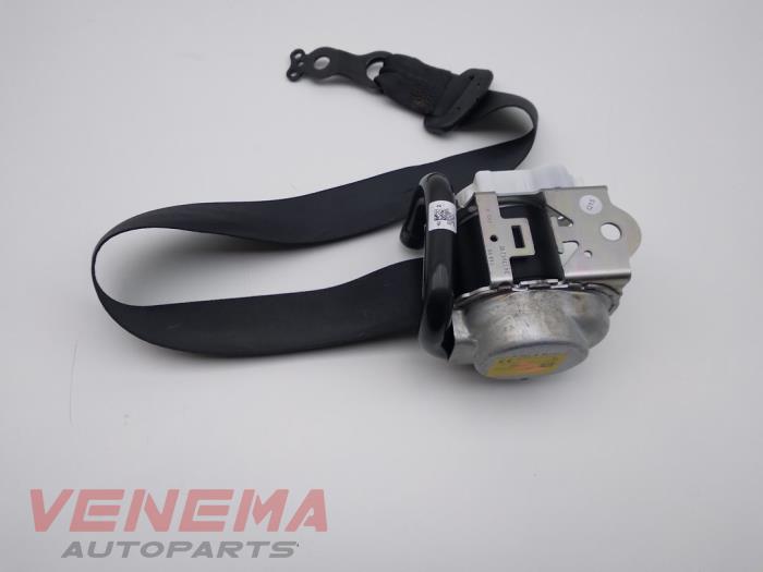 Rear seatbelt, left from a Mercedes-Benz C (C205) C-300 2.0 Turbo 16V 2019