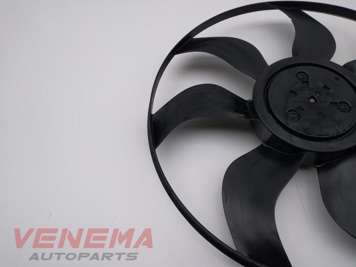 Cooling fans from a Mercedes-Benz C (C205) C-300 2.0 Turbo 16V 2019