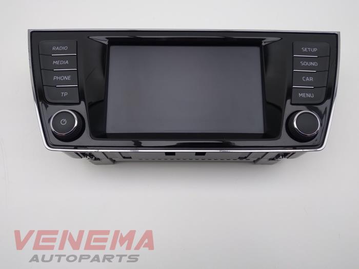 Controlador de pantalla multimedia de un Skoda Fabia III (NJ3) 1.2 TSI 16V 2017