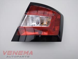 Używane Tylne swiatlo pozycyjne prawe Skoda Fabia III (NJ3) 1.2 TSI 16V Cena € 59,99 Procedura marży oferowane przez Venema Autoparts