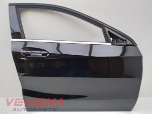Używane Drzwi prawe przednie wersja 4-drzwiowa Mercedes A (W176) 1.5 A-160 CDI, A-160d 16V Cena € 399,99 Procedura marży oferowane przez Venema Autoparts