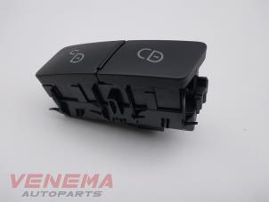 Used Central locking switch Mercedes A (W176) 1.5 A-160 CDI, A-160d 16V Price € 9,99 Margin scheme offered by Venema Autoparts