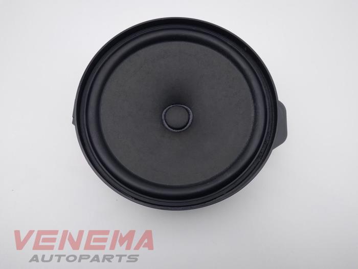 Używane Glosnik Mercedes A (W176) 1.5 A-160 CDI, A-160d 16V Cena € 14,99 Procedura marży oferowane przez Venema Autoparts