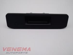 Used Tailgate handle Mercedes A (W176) 1.5 A-160 CDI, A-160d 16V Price € 19,99 Margin scheme offered by Venema Autoparts