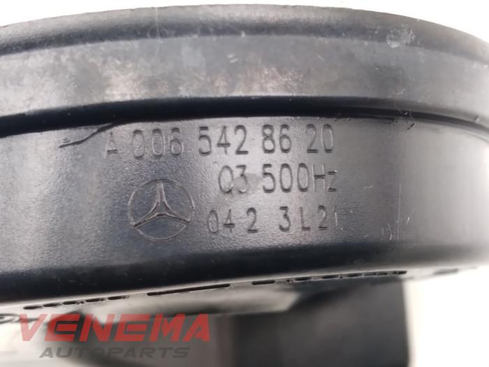 Bocina de un Mercedes-Benz A (W176) 1.5 A-160 CDI, A-160d 16V 2014
