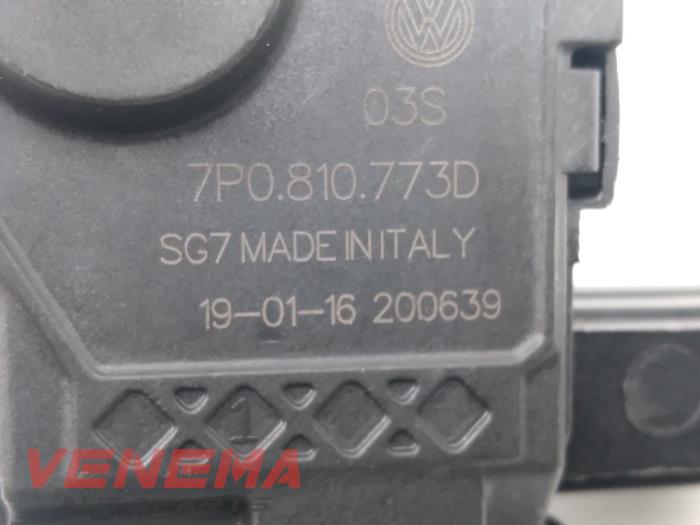 Tankklappe Verriegelungsmotor van een Skoda Fabia III (NJ3) 1.2 TSI 16V 2017