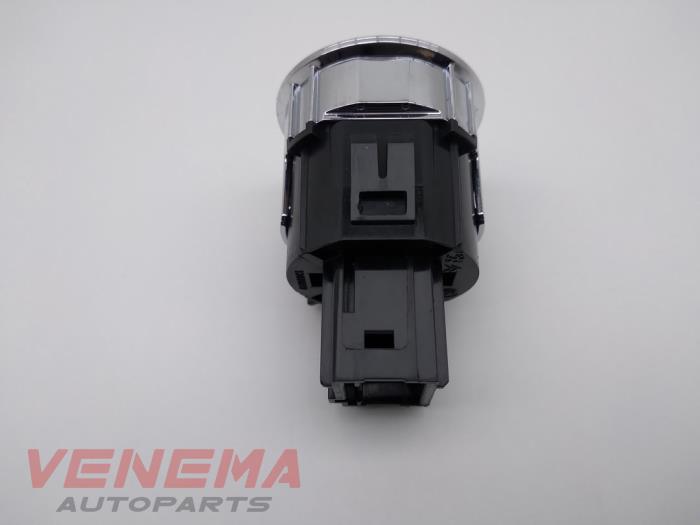 Start/stop switch from a Citroën C5 Aircross (A4/AC/AJ/AR) 1.6 Turbo 180 16V 2021