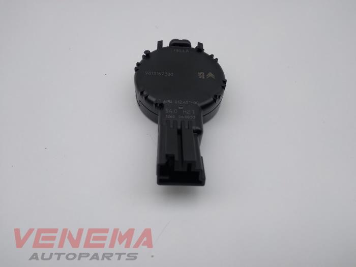 Begagnade Regnsensor Opel Grandland/Grandland X 1.5 CDTI Pris € 14,99 Marginaltabell erbjuds av Venema Autoparts
