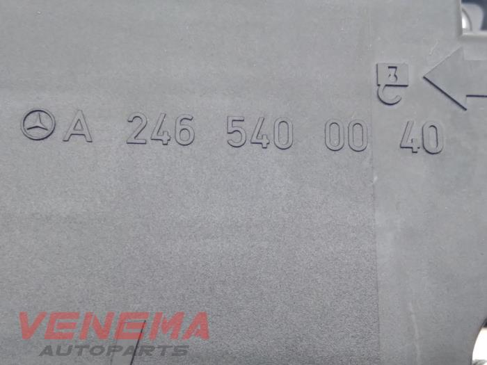 Caja de fusibles de un Mercedes-Benz A (W176) 1.5 A-160 CDI, A-160d 16V 2014