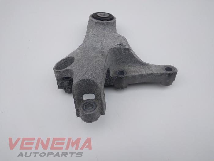 Used Engine mount Mercedes A (W176) 1.5 A-160 CDI, A-160d 16V Price € 39,99 Margin scheme offered by Venema Autoparts