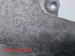 Engine mount from a Mercedes-Benz A (W176) 1.5 A-160 CDI, A-160d 16V 2014