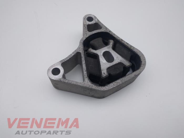 Used Engine mount Mercedes A (W176) 1.5 A-160 CDI, A-160d 16V Price € 14,99 Margin scheme offered by Venema Autoparts
