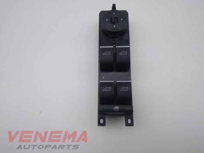 Usados Interruptor de ventanilla eléctrica Ford Kuga II (DM2) 1.5 EcoBoost 16V 150 Precio € 14,99 Norma de margen ofrecido por Venema Autoparts