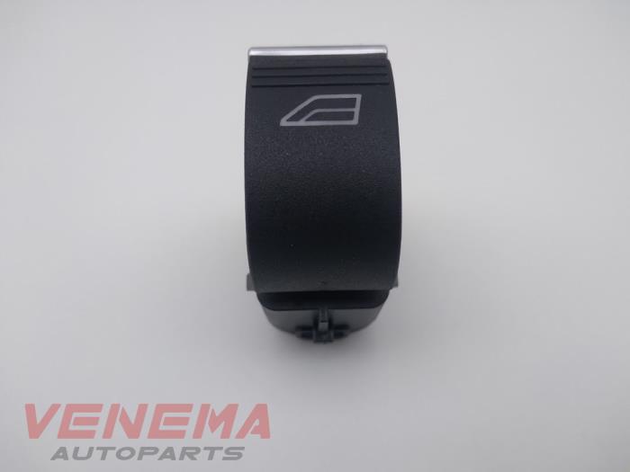 Electric window switch from a Ford Kuga II (DM2) 1.5 EcoBoost 16V 150 2017