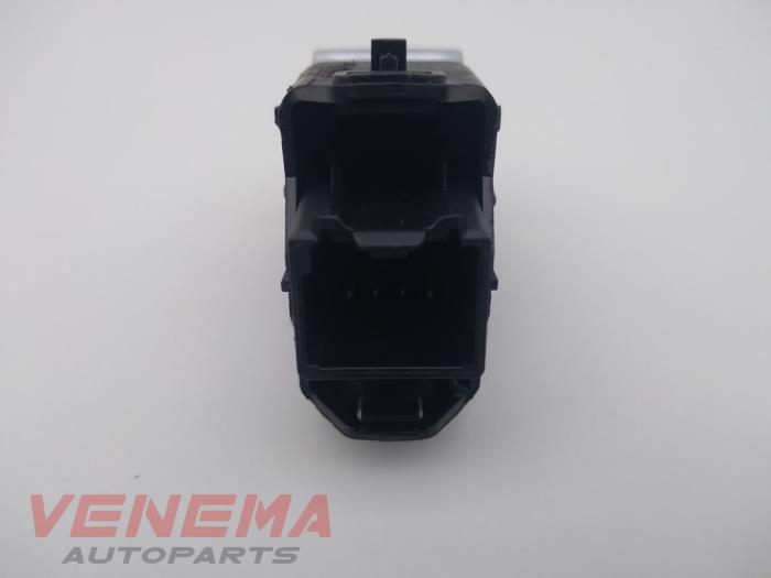 Electric window switch from a Ford Kuga II (DM2) 1.5 EcoBoost 16V 150 2017