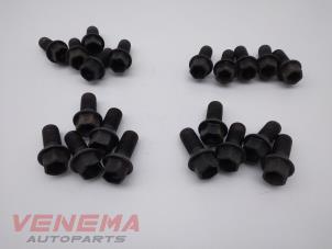 Used Set of wheel bolts Mercedes A (W176) 1.5 A-160 CDI, A-160d 16V Price € 24,99 Margin scheme offered by Venema Autoparts