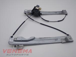 Używane Mechanizm szyby lewej przedniej wersja 4-drzwiowa Ford Kuga II (DM2) 1.5 EcoBoost 16V 150 Cena € 49,99 Procedura marży oferowane przez Venema Autoparts