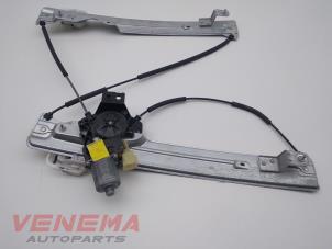 Używane Mechanizm szyby prawej przedniej wersja 4-drzwiowa Ford Kuga II (DM2) 1.5 EcoBoost 16V 150 Cena € 49,99 Procedura marży oferowane przez Venema Autoparts