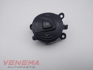 Usados Interruptor de mando de volante Ford Kuga II (DM2) 1.5 EcoBoost 16V 150 Precio € 14,99 Norma de margen ofrecido por Venema Autoparts