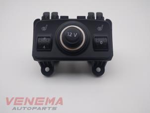 Usados Interruptor de calefactor de asiento Ford Kuga II (DM2) 1.5 EcoBoost 16V 150 Precio € 19,99 Norma de margen ofrecido por Venema Autoparts