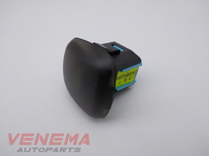 Begagnade Ljussensor Ford Kuga II (DM2) 1.5 EcoBoost 16V 150 Pris € 14,99 Marginaltabell erbjuds av Venema Autoparts