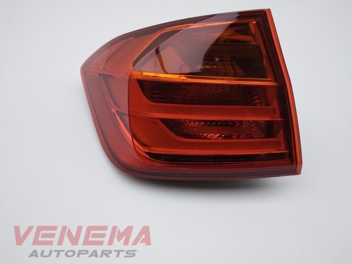 Tylne swiatlo pozycyjne lewe z BMW 3 serie (F30) 318d 2.0 16V 2014
