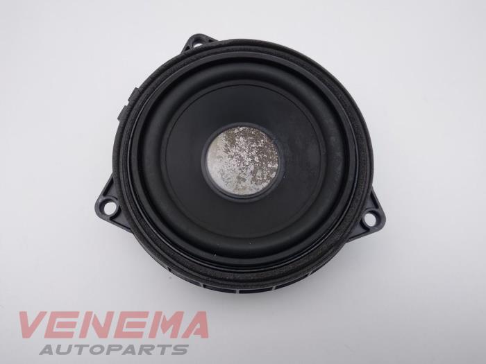 Używane Glosnik Mini Clubman (F54) 2.0 16V John Cooper Works ALL4 Cena € 34,99 Procedura marży oferowane przez Venema Autoparts