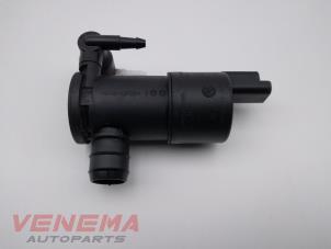 Used Windscreen washer pump Opel Corsa F (UB/UH/UP) 1.2 Turbo 12V 130 Price € 14,99 Margin scheme offered by Venema Autoparts