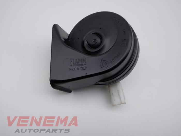 Używane Klakson Opel Corsa F (UB/UH/UP) 1.2 Turbo 12V 130 Cena € 14,99 Procedura marży oferowane przez Venema Autoparts