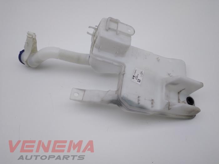 Front windscreen washer reservoir from a Opel Corsa F (UB/UH/UP) 1.2 Turbo 12V 130 2022