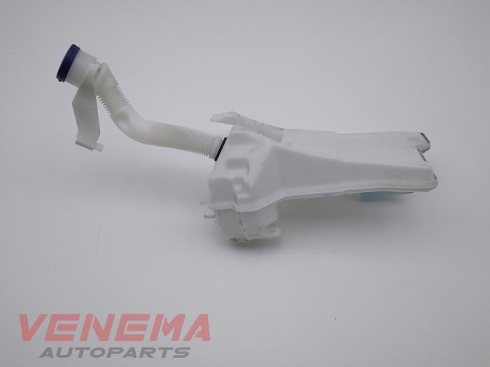 Front windscreen washer reservoir from a Opel Corsa F (UB/UH/UP) 1.2 Turbo 12V 130 2022