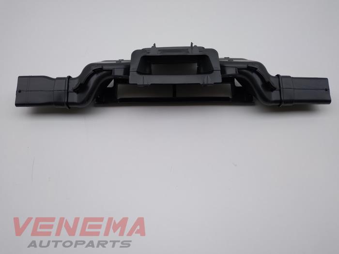 Begagnade Lufttratt Opel Corsa F (UB/UH/UP) 1.2 Turbo 12V 130 Pris € 39,99 Marginaltabell erbjuds av Venema Autoparts