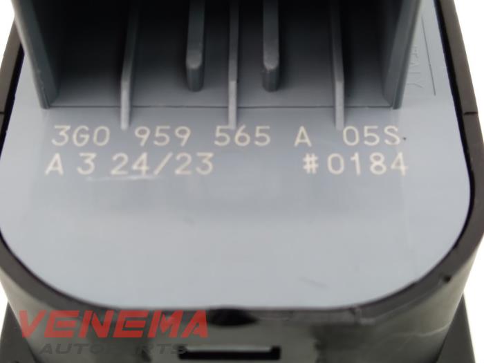 Interruptor de retrovisor de un Volkswagen Golf VIII (CD1) 2.0 TDI BlueMotion 16V 2023